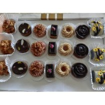 plateau de petits gateaux