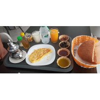 Petit Déjeuner Complet + Café Noir