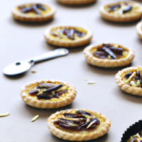 Tartelettes aux Dattes et Amandes