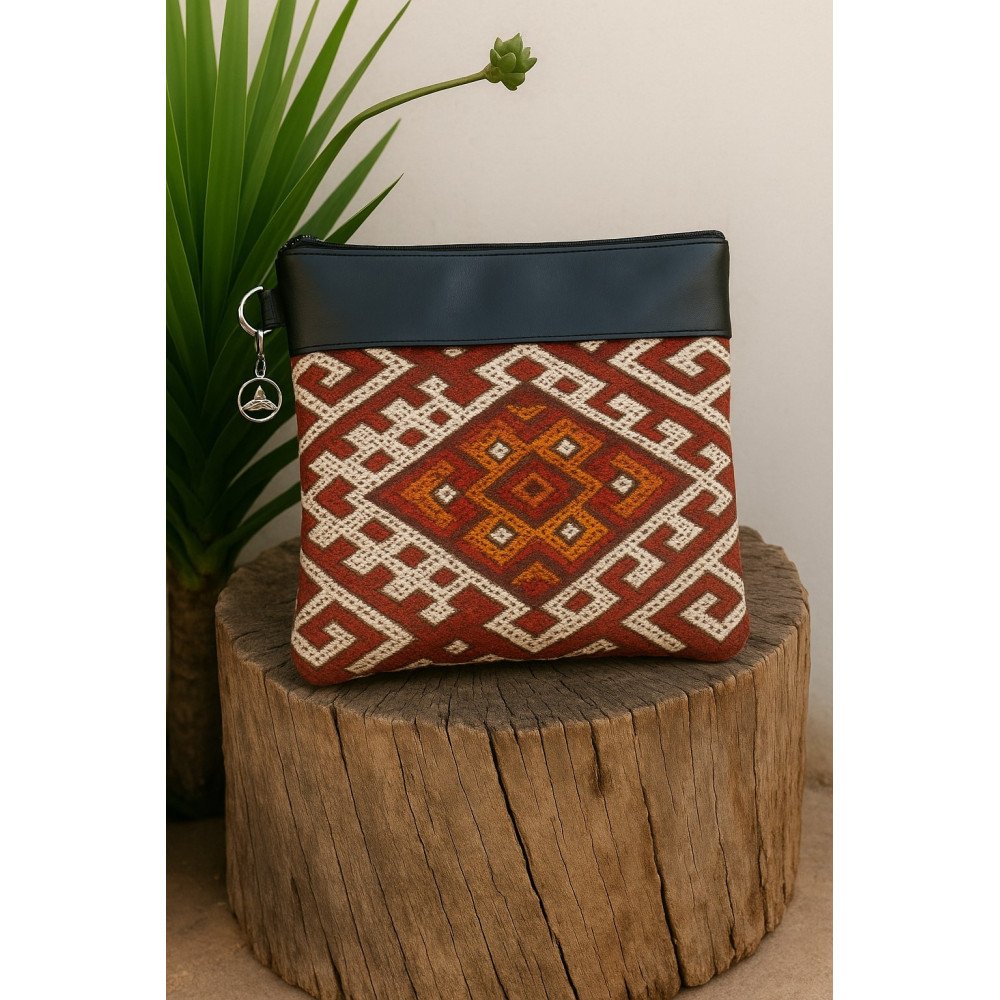 Crimson Pouch Crimson Pouch